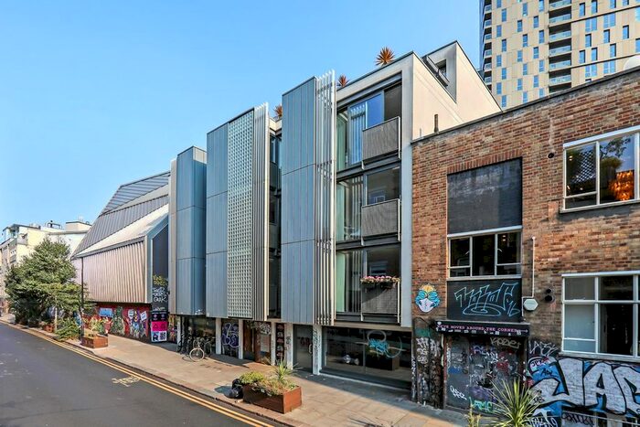 2 Bedroom Flat To Rent In Bethnal Green Road, London, E2