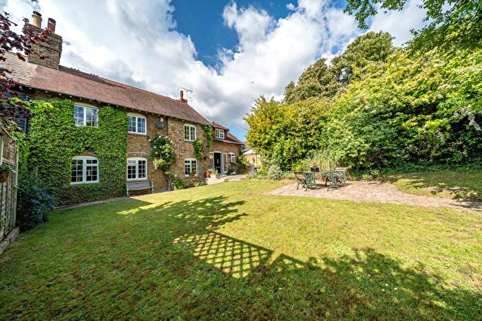 5 Bedroom Semi-Detached House For Sale In Darenth Hill, Dartford, Kent, DA2