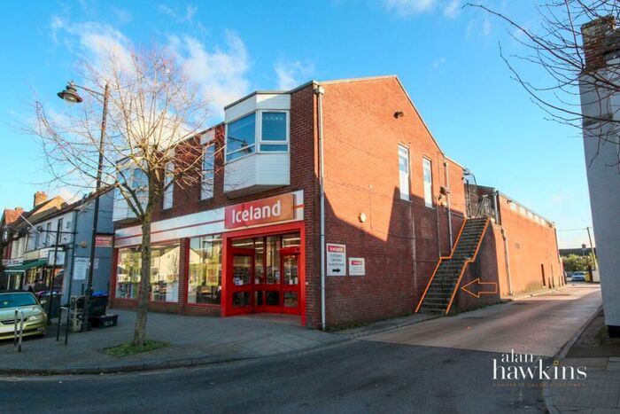3 Bedroom Flat To Rent In High Street, Royal Wootton Bassett, SN4