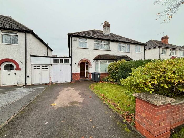 3 Bedroom House To Rent In Brooklands Road, Hall Green, Birmingham, B28