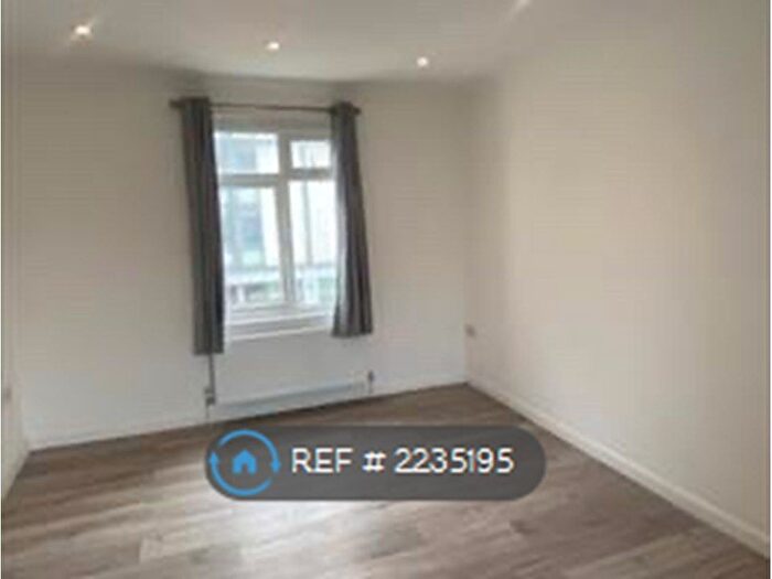 1 Bedroom Flat To Rent In Queens Road, Brighton, BN1