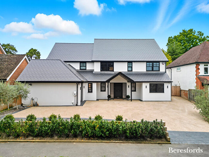 6 Bedroom Detached House For Sale In Park Way, Shenfield, CM15