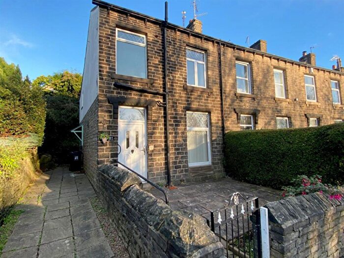 3 Bedroom End Of Terrace House For Sale In Taylor Hill Road, Berry Brow, Huddersfield, HD4