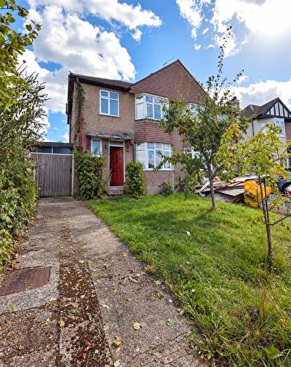 3 Bedroom Semi Detached House For Sale In Georges Close, Orpington, BR5
