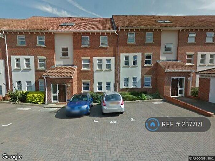 2 Bedroom Flat To Rent In Mary Court, Chatham, ME4