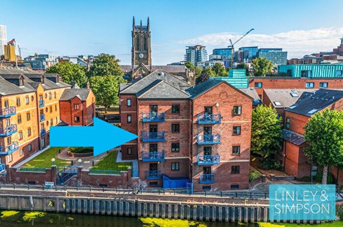 2 Bedroom Flat For Sale In Langtons Wharf, Leeds, West Yorkshire, Uk, LS2