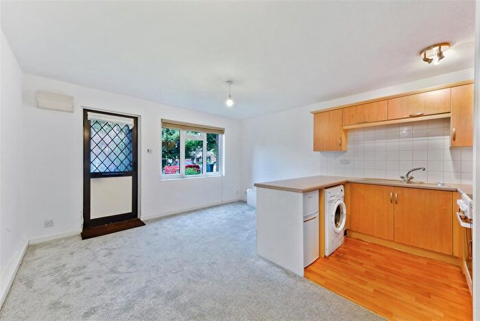 1 Bedroom Maisonette To Rent In Reynolds Close, Colliers Wood, London, SW19