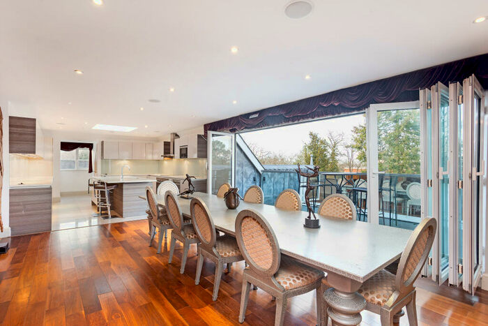 3 Bedroom Apartment To Rent In Gower Road, Weybridge, KT13