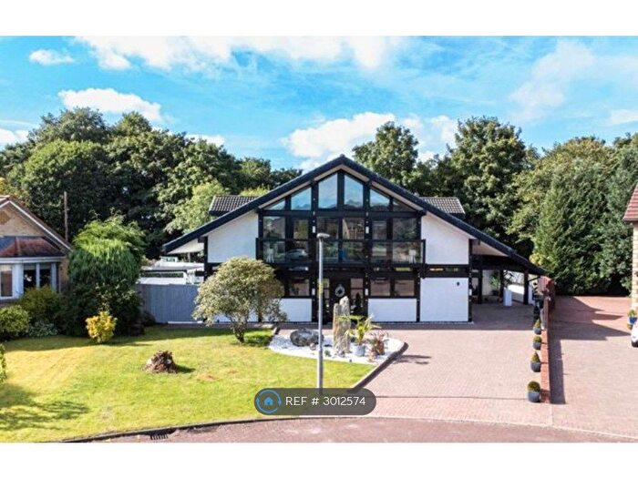 6 Bedroom Detached House To Rent In Sarazen Court, Motherwell, ML1