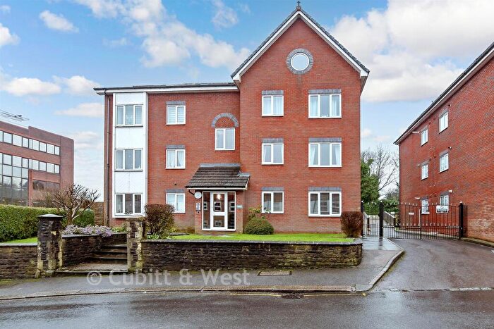 1 Bedroom Flat For Sale In Chapel Road, Redhill, Surrey, RH1