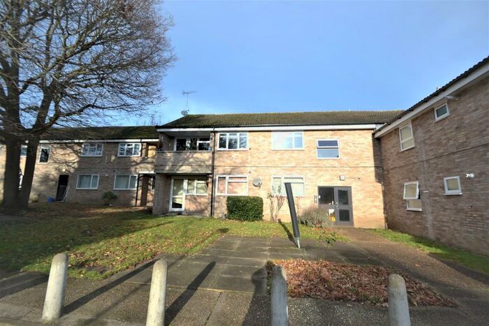 2 Bedroom Apartment To Rent In Surbiton, KT5