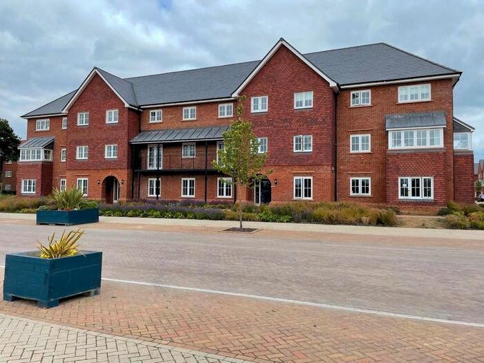 2 Bedroom Flat To Rent In Franklin Gardens, Didcot, OX11