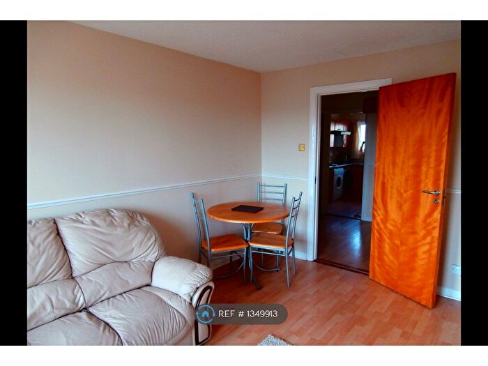 1 Bedroom Flat To Rent In Second Avenue, Clydebank, G81