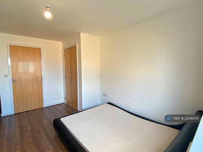 2 Bedroom Flat To Rent In Aspen Court, Ilford, IG5