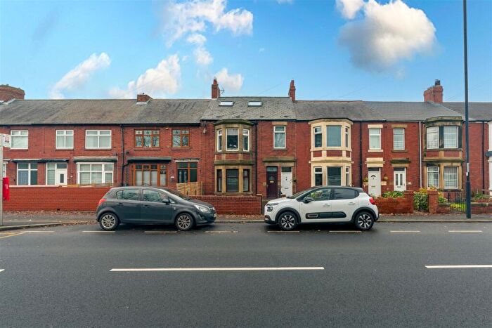 3 Bedroom Flat To Rent In East View, Wideopen, NE13