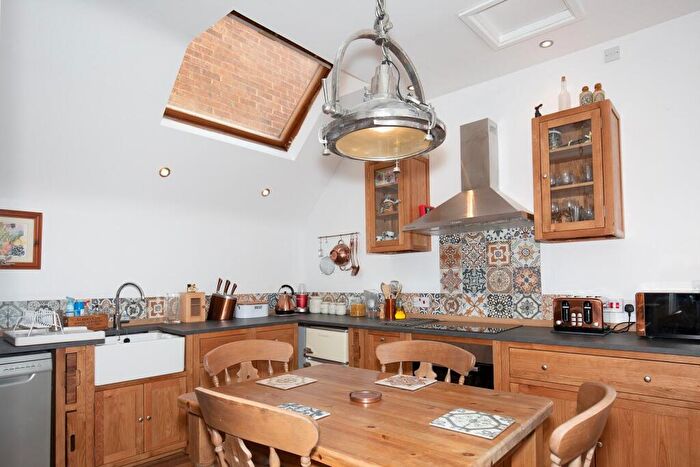 2 Bedroom Apartment To Rent In The Square, Kenilworth, Warwickshire, CV8