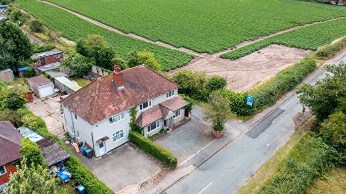 4 Bedroom Semi-Detached House For Sale In Efflinch Lane, Barton Under Needwood, Burton-on-Trent, Staffordshire, DE13