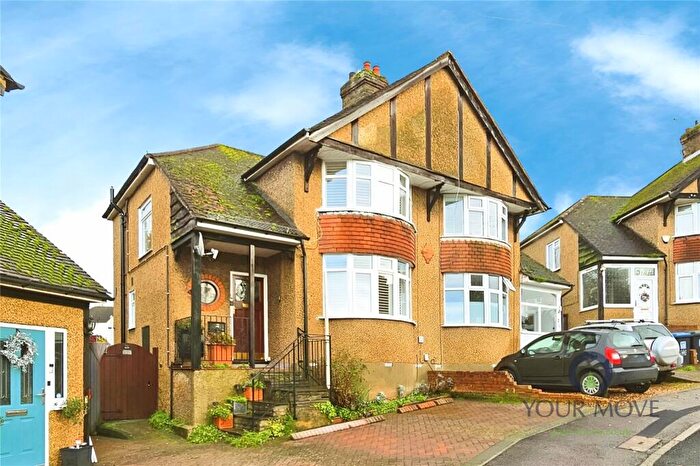3 Bedroom Semi-Detached House To Rent In Cedar Walk, Hemel Hempstead, Hertfordshire, HP3