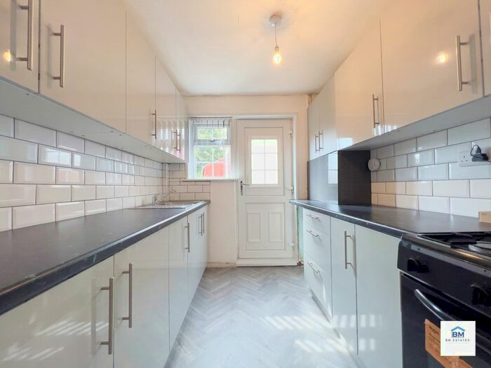 2 Bedroom End Of Terrace House To Rent In Milnroy Road, Leicester, LE5