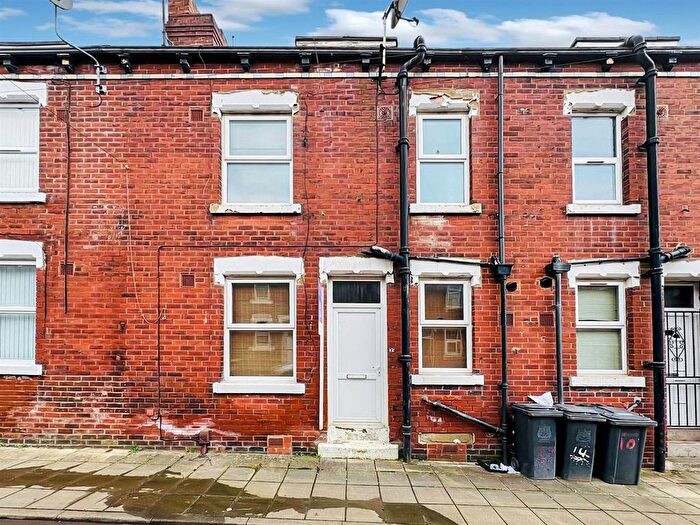 2 Bedroom Terraced House For Sale In Claremont Street, Leeds, LS12