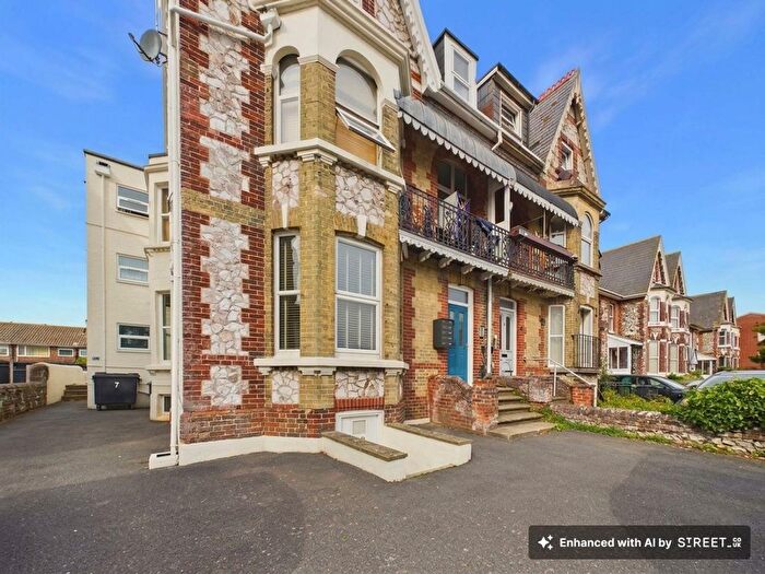 1 Bedroom Flat To Rent In St. Catherines Road, Littlehampton, BN17