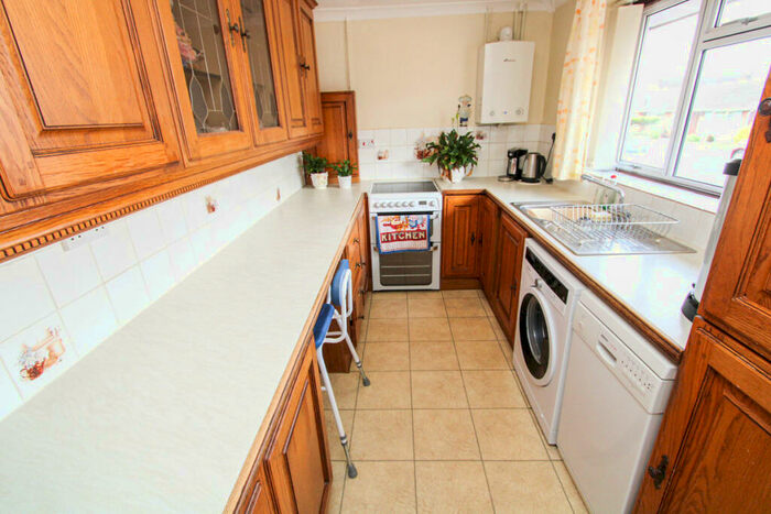 2 Bedroom Semi-Detached Bungalow For Sale In Beverley Heights, Southampton, SO18