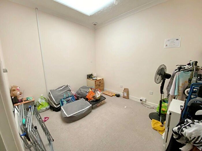 1 Bedroom Apartment For Sale In Elm Grove, Southsea, Hampshire, PO5