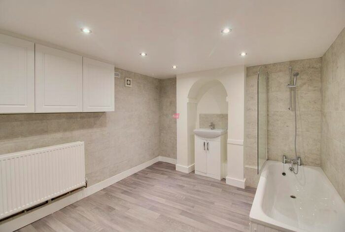 3 Bedroom Terraced House To Rent In Seymour Road, Chatham, ME5