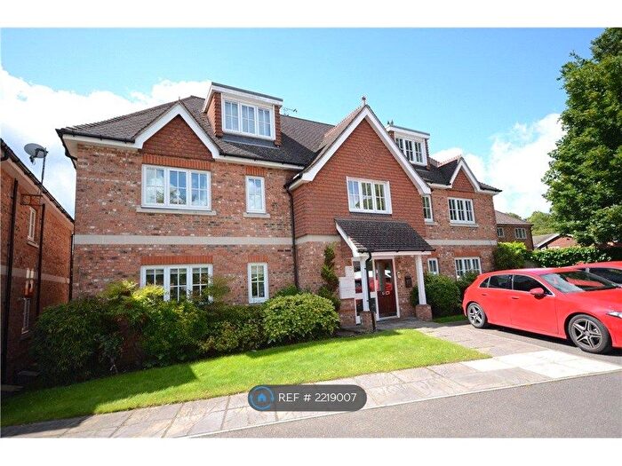 2 Bedroom Flat To Rent In Bardeen Place, Bracknell, RG12