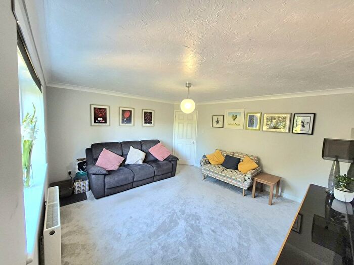 2 Bedroom Flat For Sale In Surrey Road, BH12