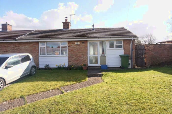 2 Bedroom Semi-Detached Bungalow To Rent In Spinney Hill Road, Olney, MK46