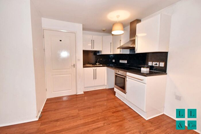 2 Bedroom Flat To Rent In Higher Bugle, St Austell, PL26