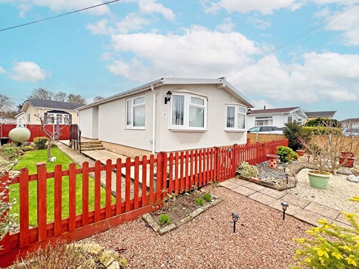 2 Bedroom Mobile/park Home For Sale In Primrose Hill, Charlton Mackrell, Somerton, TA11