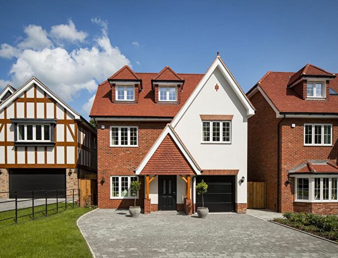 4 Bedroom Detached House For Sale In Hall Lane, Upminster, RM14