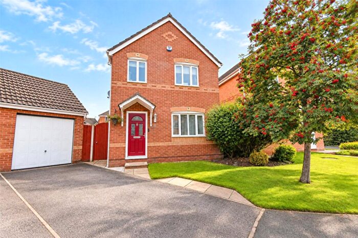 3 Bedroom Detached House For Sale In Smallridge Close, Pensby, Wirral, CH61