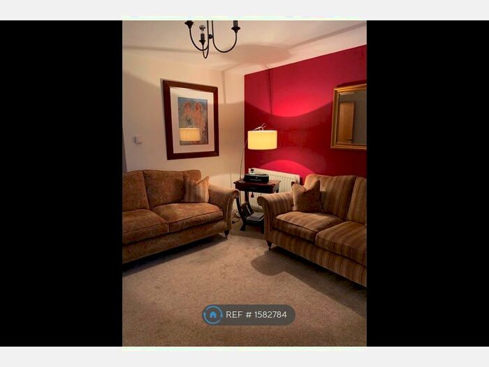 2 Bedroom Flat To Rent In Saucel Crescent, Paisley, PA1