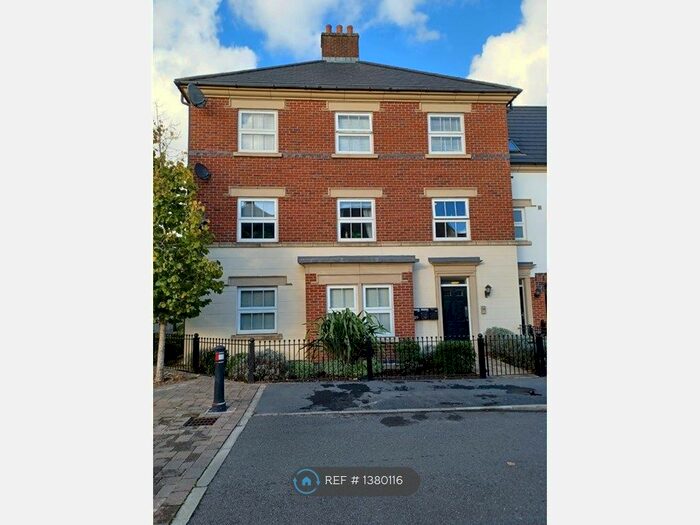 2 Bedroom Flat To Rent In Partington Square, Runcorn, WA7