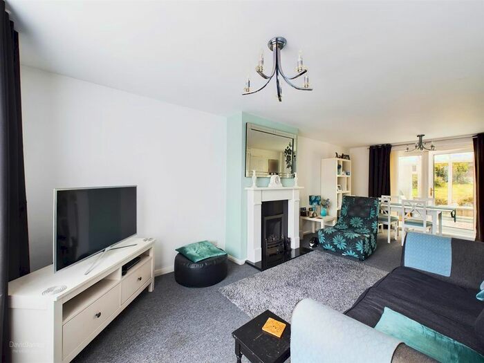 3 Bedroom Terraced House For Sale In Hartcroft Road, Bestwood Park, Nottingham, NG5