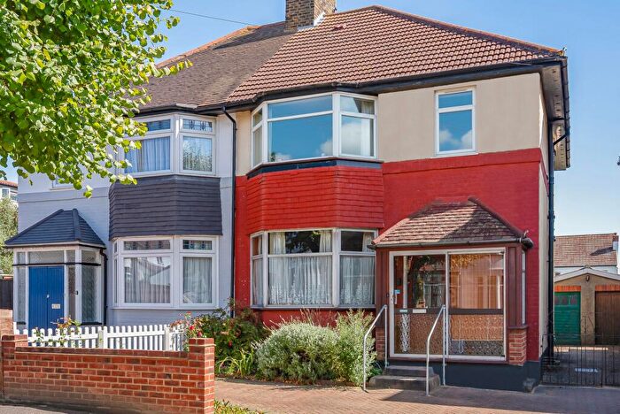 4 Bedroom Semi-Detached House For Sale In Sandringham Road, Southchurch Park, SS1