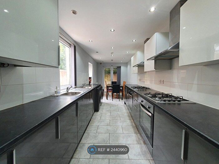 6 Bedroom Terraced House To Rent In Cranbrook Street, Cardiff, CF24