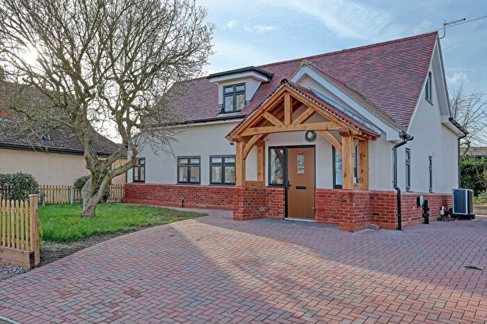 2 Bedroom Detached House For Sale In West Hanningfield Road, West Hanningfield, CM2