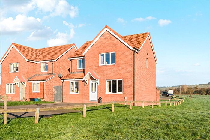 4 Bedroom Detached House For Sale In Willow Walk, Crediton, Devon, EX17