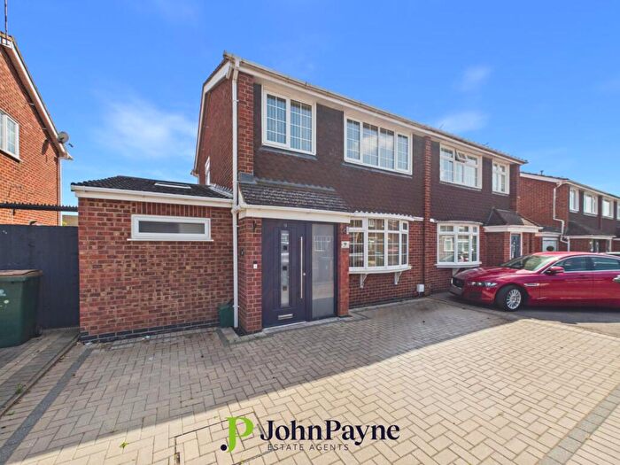 3 Bedroom Semi-Detached House For Sale In Manderley Close, Eastern Green, Coventry, CV5