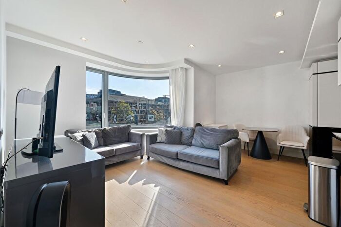 1 Bedroom Flat To Rent In The Corniche, Albert Embankment, London, SE1