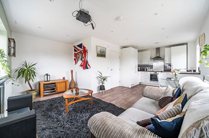 1 Bedroom Flat For Sale In Elizabeth House, Kingsmead Avenue, Chichester, PO19