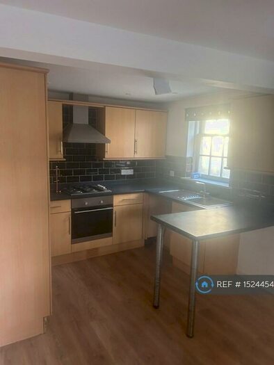1 Bedroom Flat To Rent In New Road, Callington, PL17