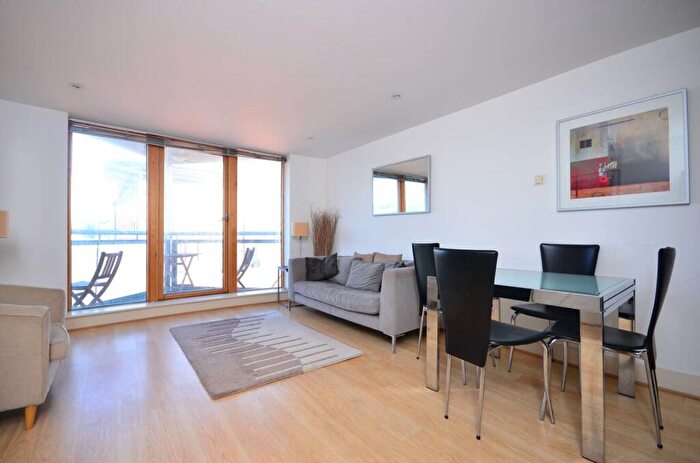 2 Bedroom Flat To Rent In Orion Point, , Isle Of Dogs, London, E14