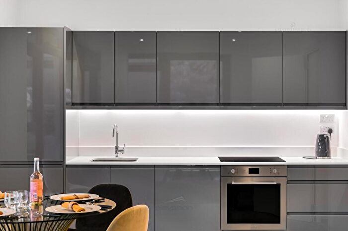 1 Bedroom Apartment For Sale In Silbury Boulevard, Milton Keynes, MK9