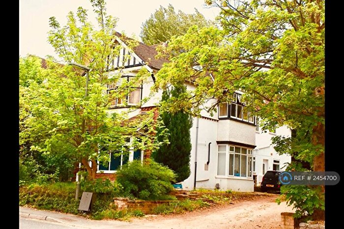 Studio To Rent In York Road, Surrey, GU22