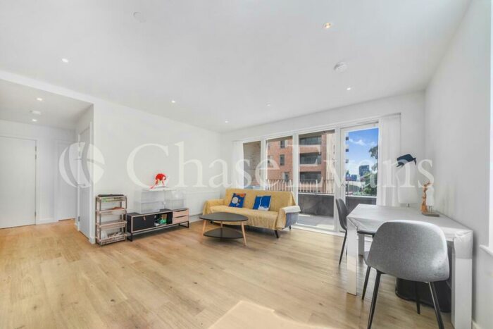 2 Bedroom Flat To Rent In Mary Neuner Road, Clarendon, Hornsey, London, N8